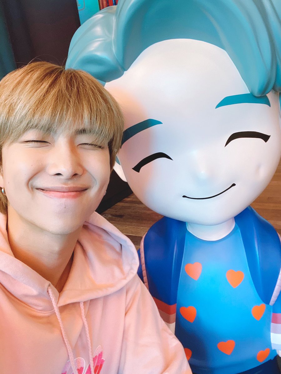 Maskot Karakter Personel BTS